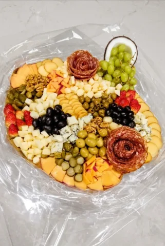 Tábuas de frios — Cestas de Café da Manhã e Presentes Personalizados em Telêmaco Borba, PR